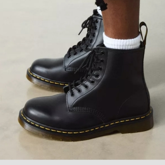 DR MARTENS The Original 1460 Smooth Leather Lace Up Boots In Black Size 6 - Picture 2 of 13